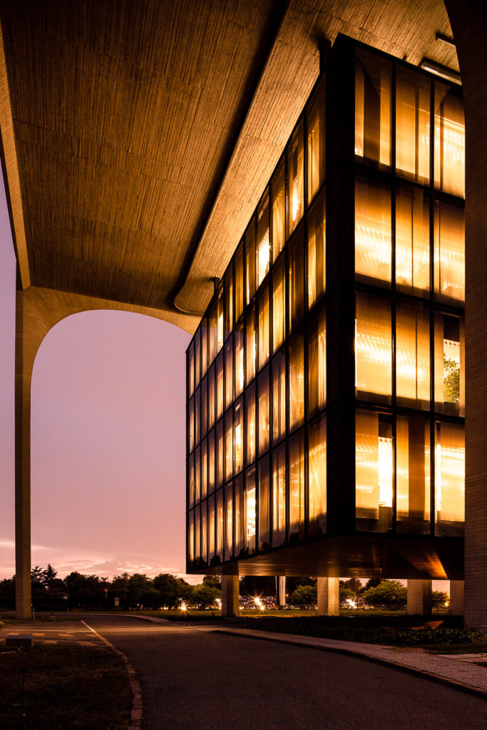Palazzo Mondadori Oscar Niemeyer Niccolò Vonci 2017