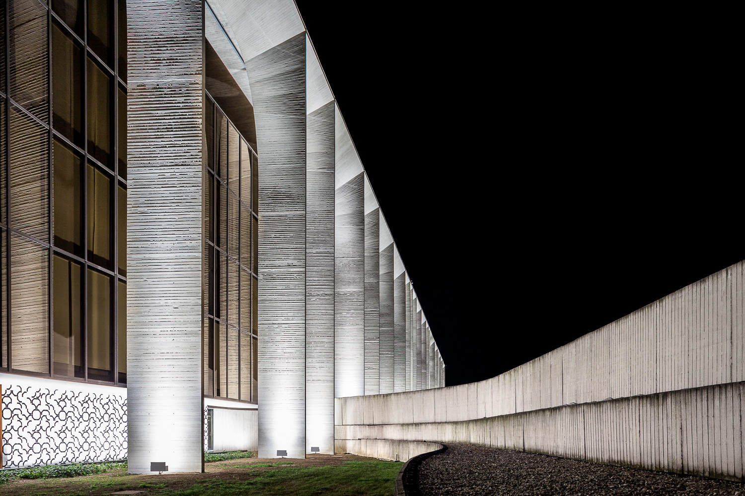 Palazzo Mondadori Oscar Niemeyer Niccolò Vonci 2017