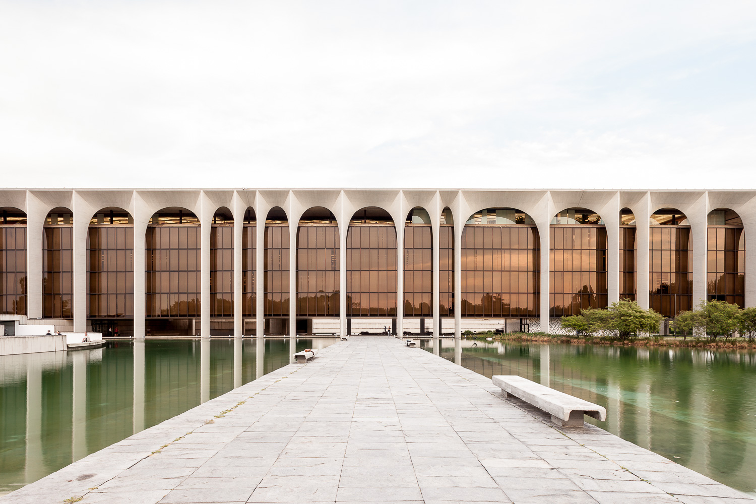 Palazzo Mondadori Oscar Niemeyer Niccolò Vonci 2017