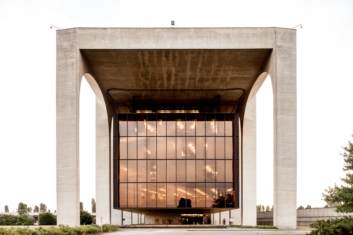 Palazzo Mondadori Oscar Niemeyer Niccolò Vonci 2017