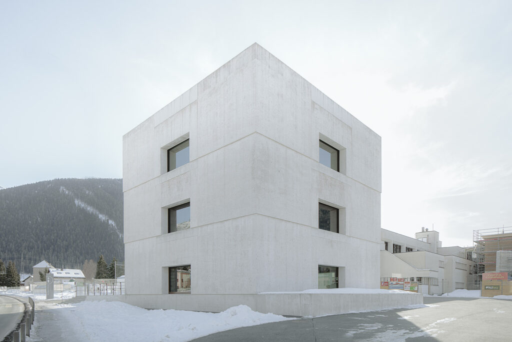 Niccolò Vonci Centro Visitatori Parco Nazionale Svizzero, Zernez Valerio Olgiati